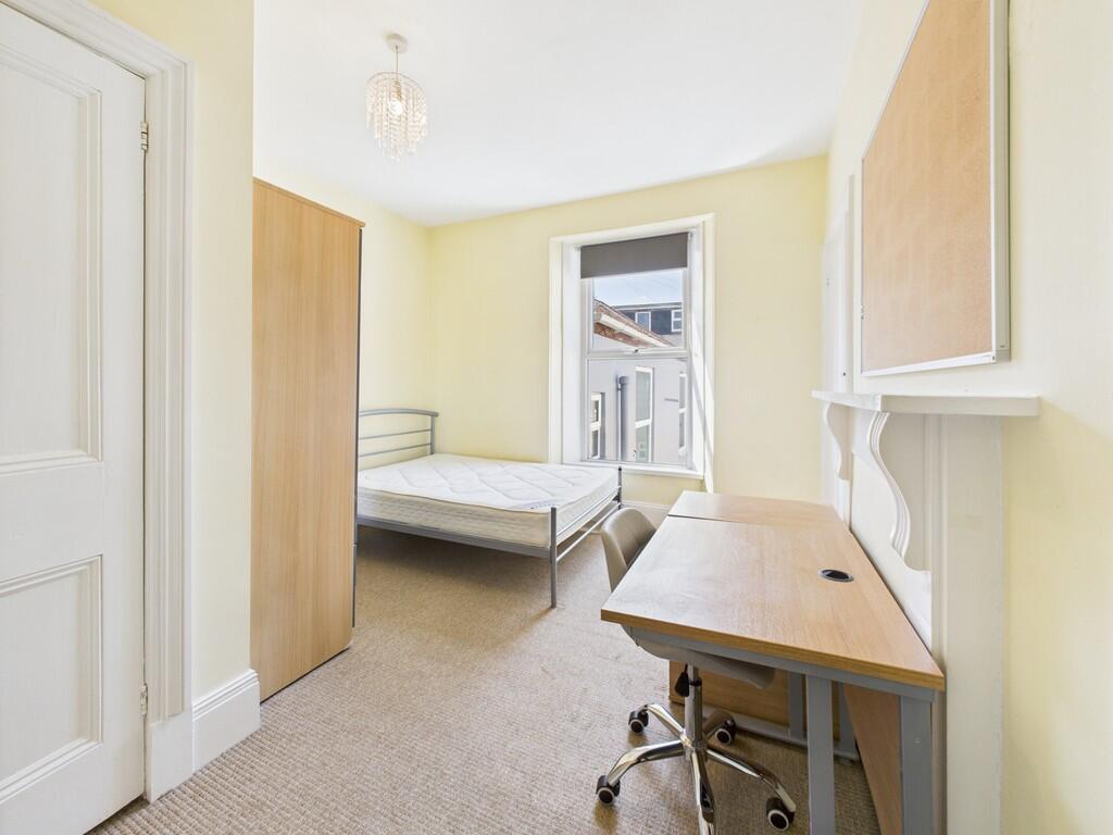 CAM03974G0-PR0189...