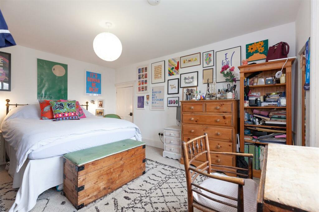 Master Bedroom 1.jpg