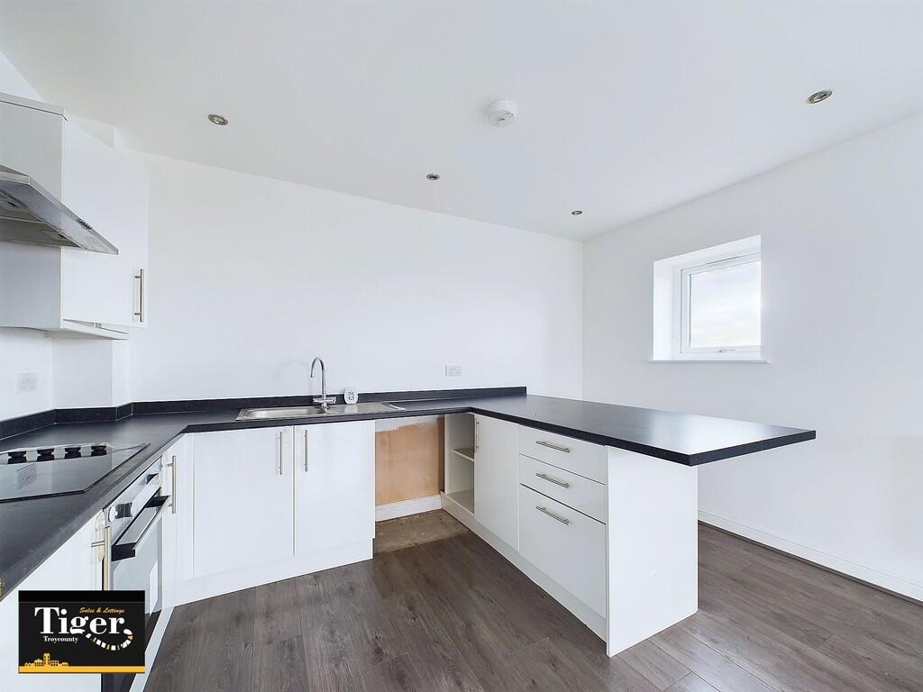 CAM02176G0-PR0474...