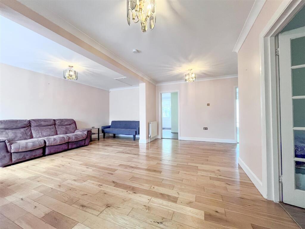 lounge 3.jpg