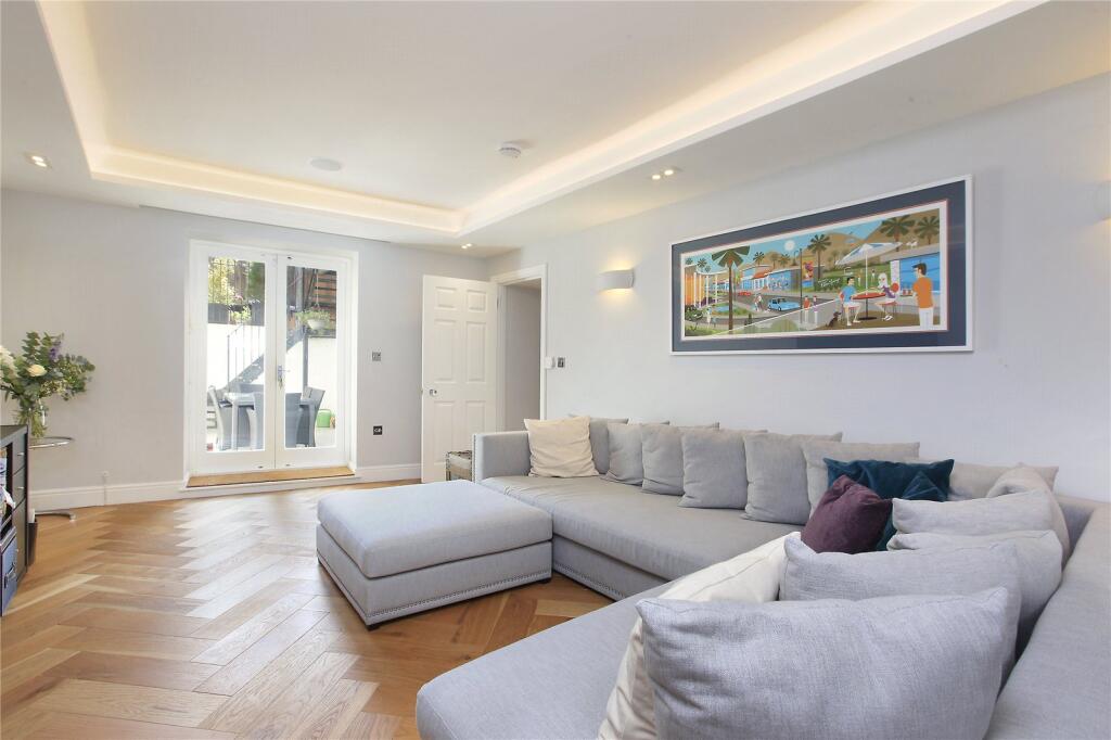 property in Crescent Grove, 
Clapham, SW4