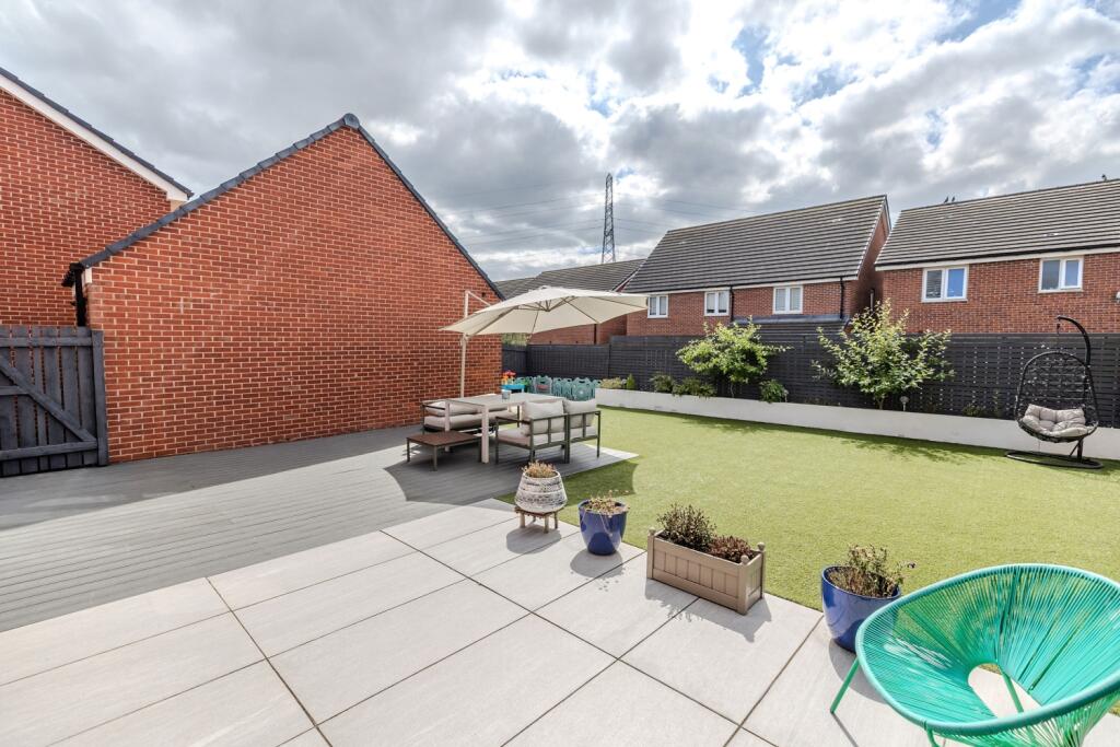 14BridgetGardens-NewcastleGreatPark-NE139DD-16