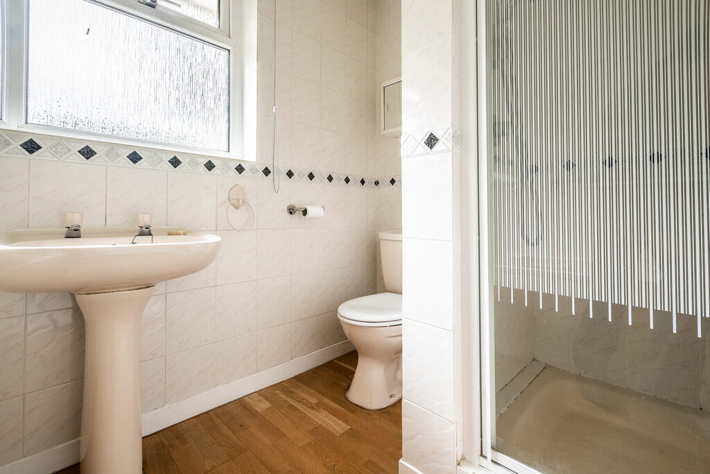 32 Winslade Park ...