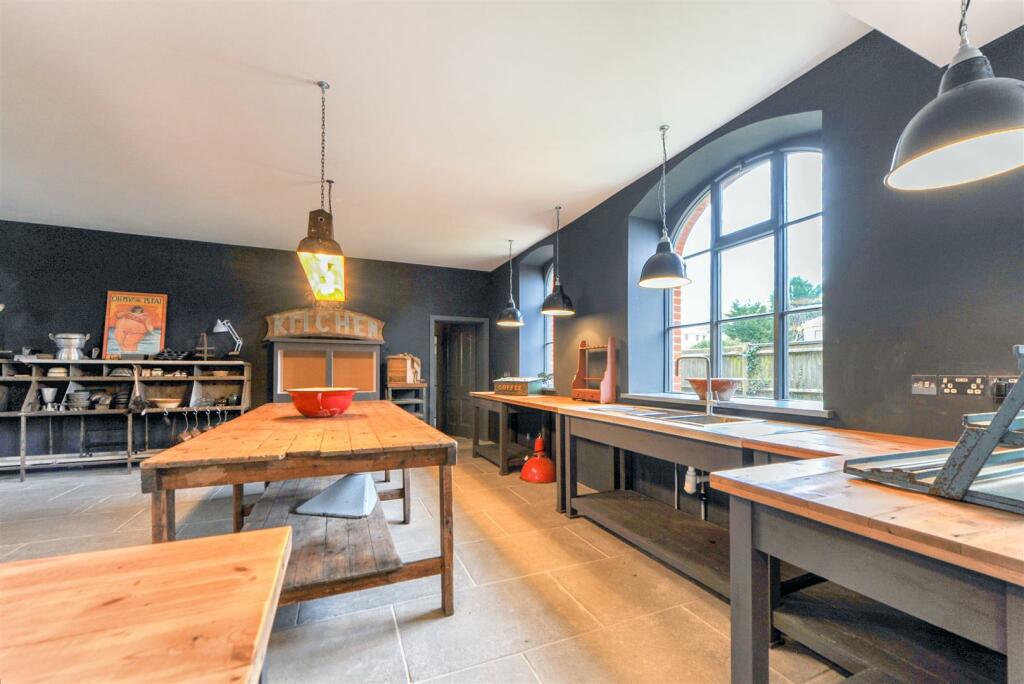 Kitchen..jpg
