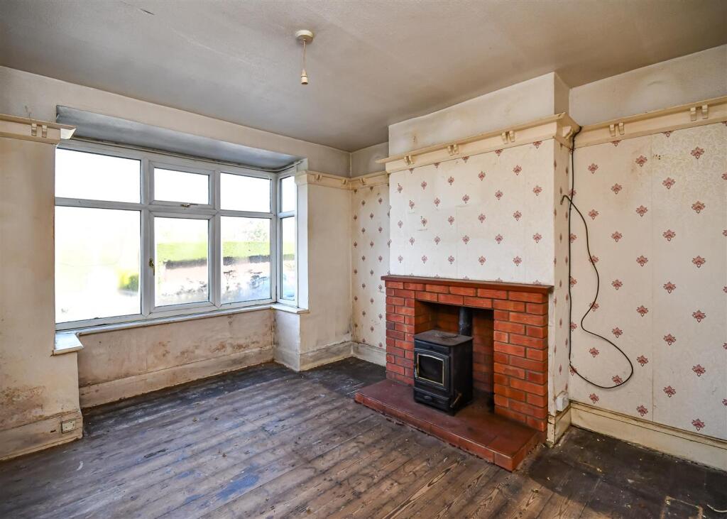 22 Common Road - Living Room.jpg