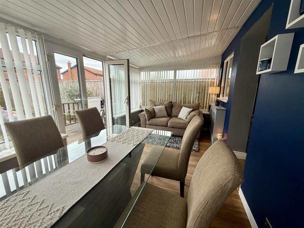 Conservatory/Dining Room