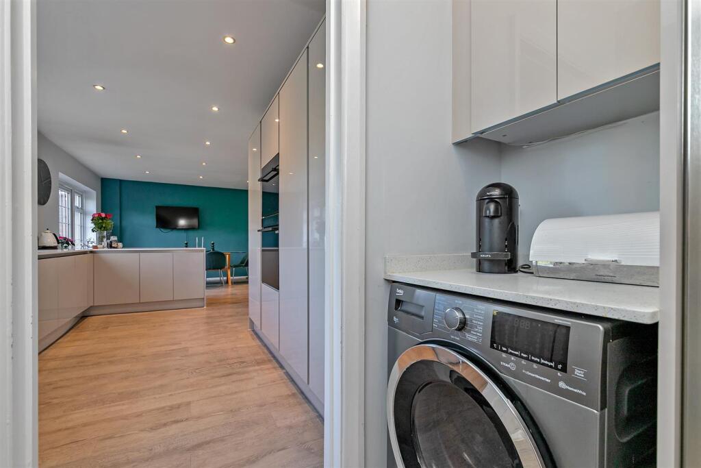 15BlackthornClose-42.jpg