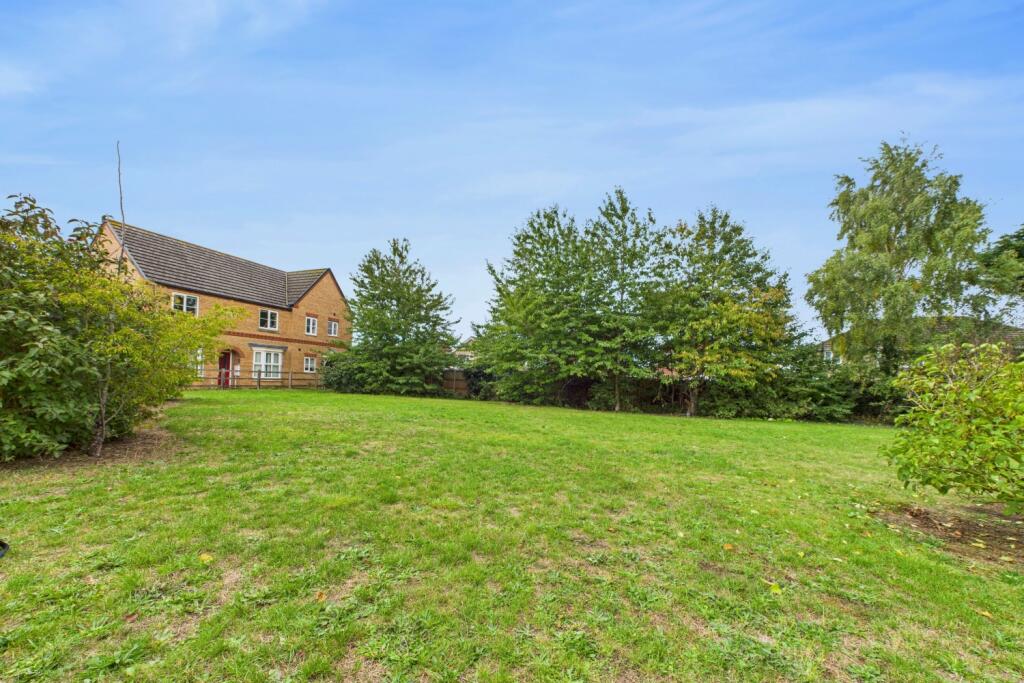 EweMove Spalding -  Finlay Close - 