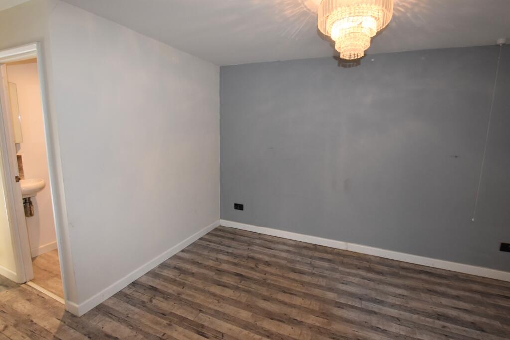 14 Huntingbrooke main bedroom