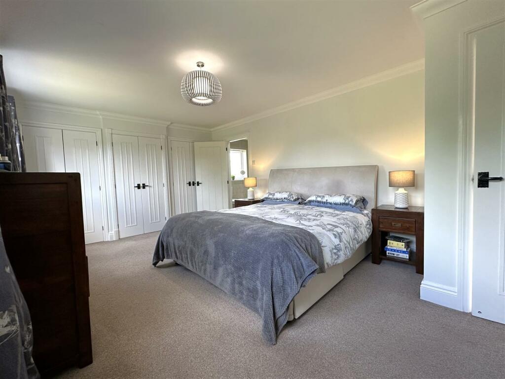 Master Bedroom Into En-Suite 398