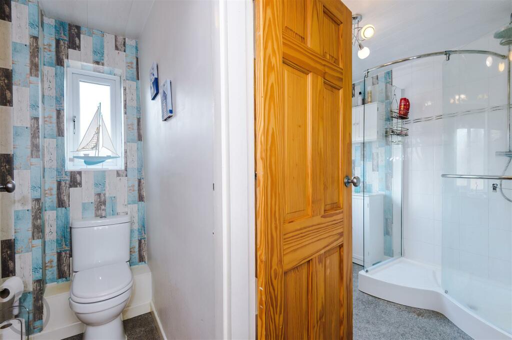 Shower Room.jpg