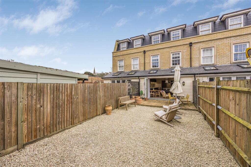 2 Cambridge Mews, Serpentine Road, Southsea-Portic