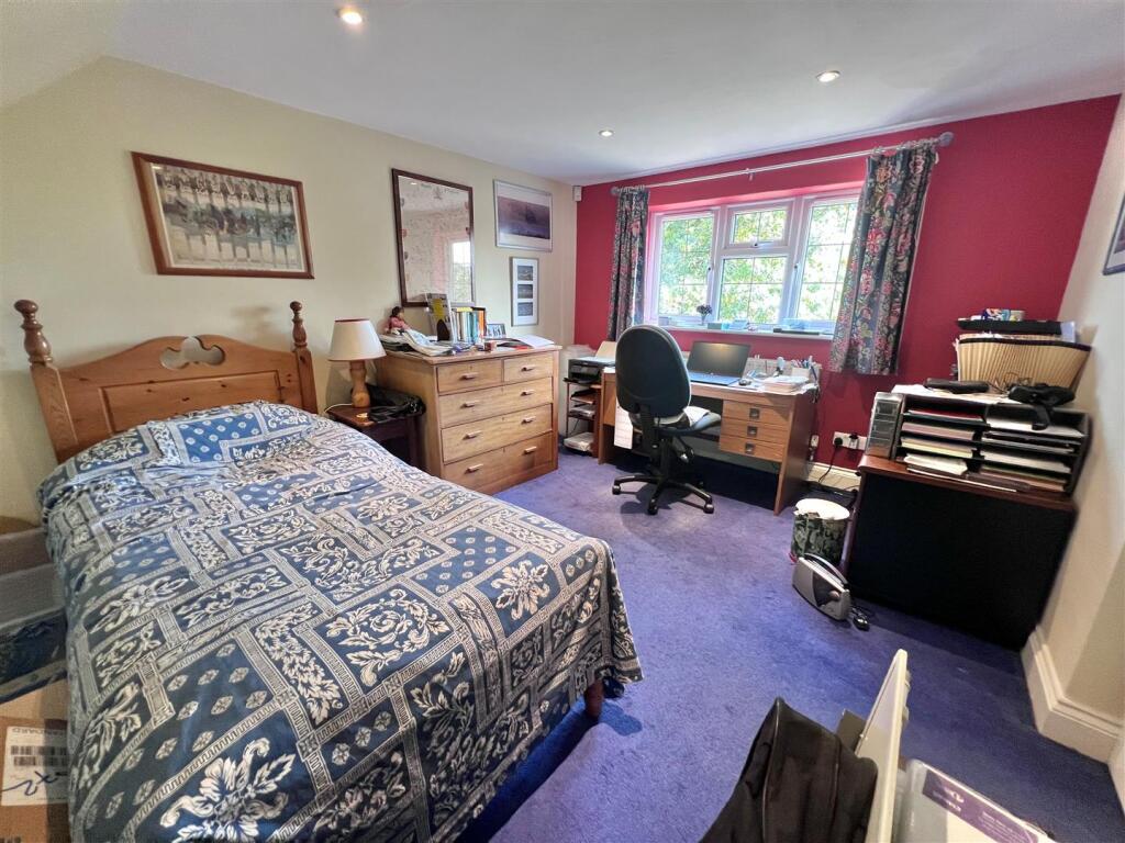 Bedroom 5.jpg