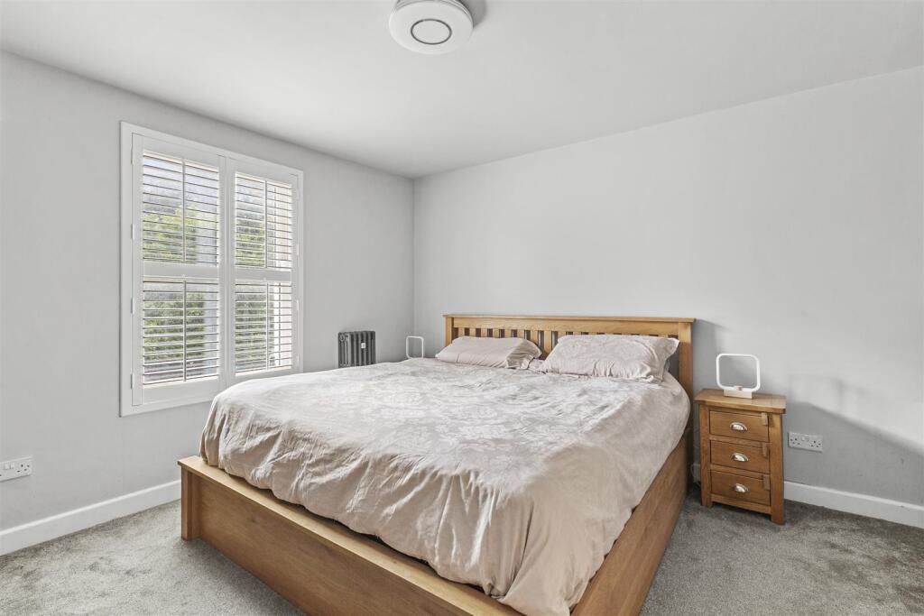 14 Pinions Road, HP13 7AT-5.jpg