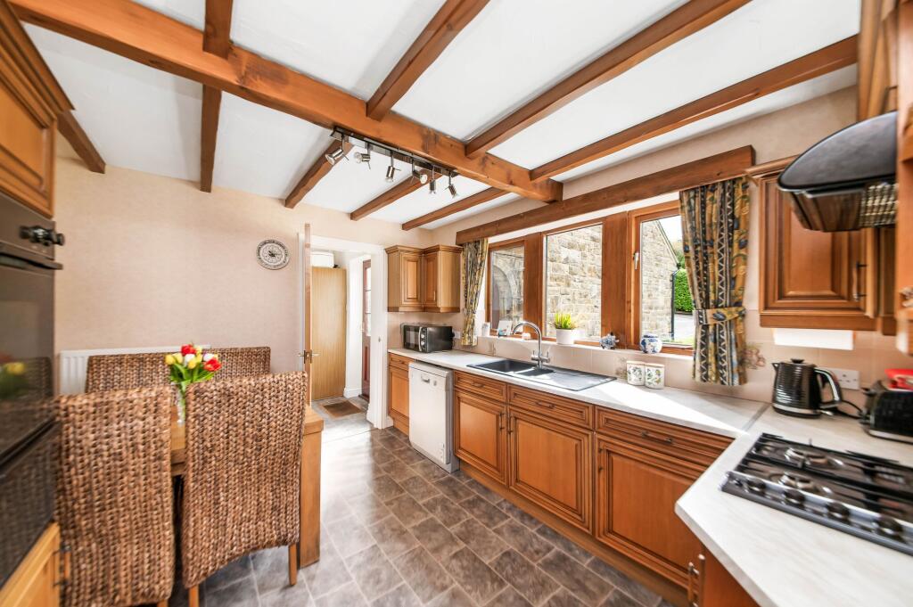 OPEN-PLAN DINING KITCHEN
