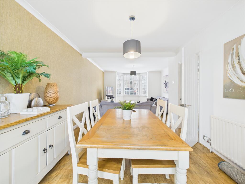 CAM05192G0-PR0067-STILL004