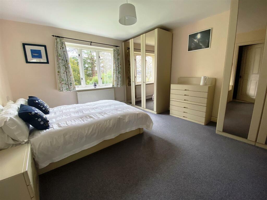 bedroom1.jpeg