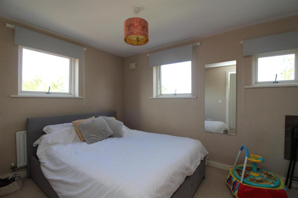 Bedroom 1.JPG