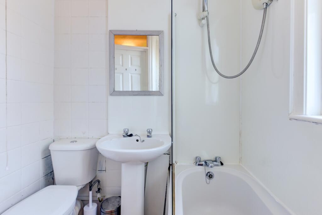 BATHROOM (2)