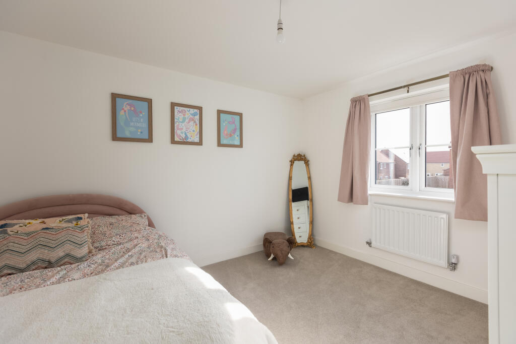 Laurel Court 25 Bedroom 4