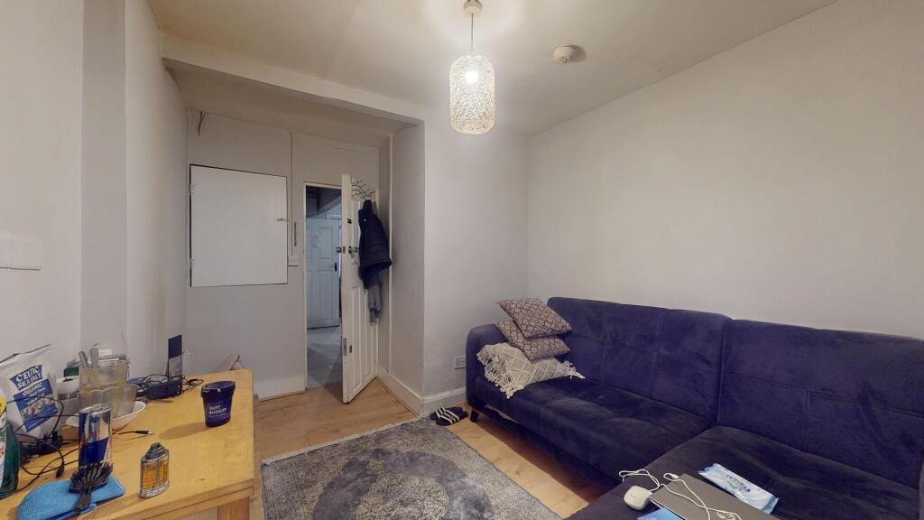 8 Brampton Park Road, Hornsey, London, N22 6BG