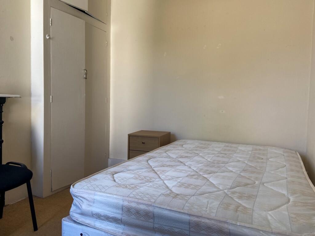 64 Brading Road Bedroom 3