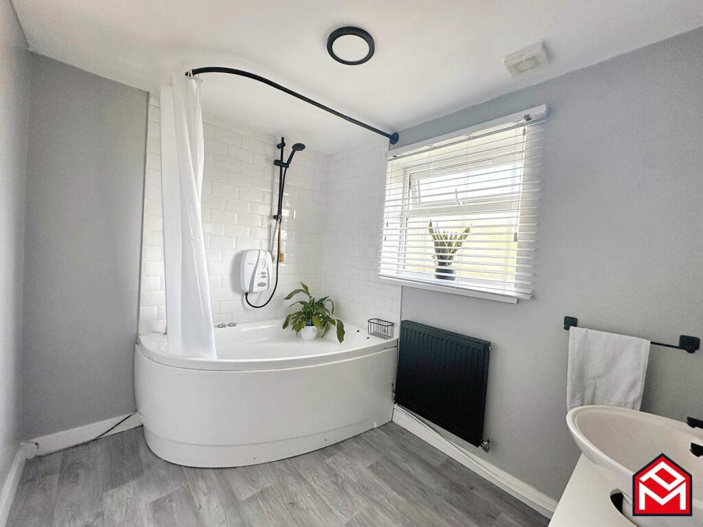 En-Suite Bathroom