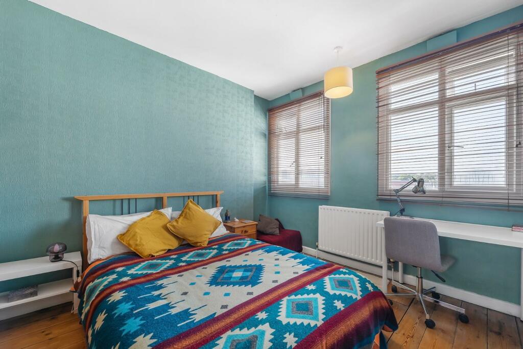 Bedroom 1.jpg