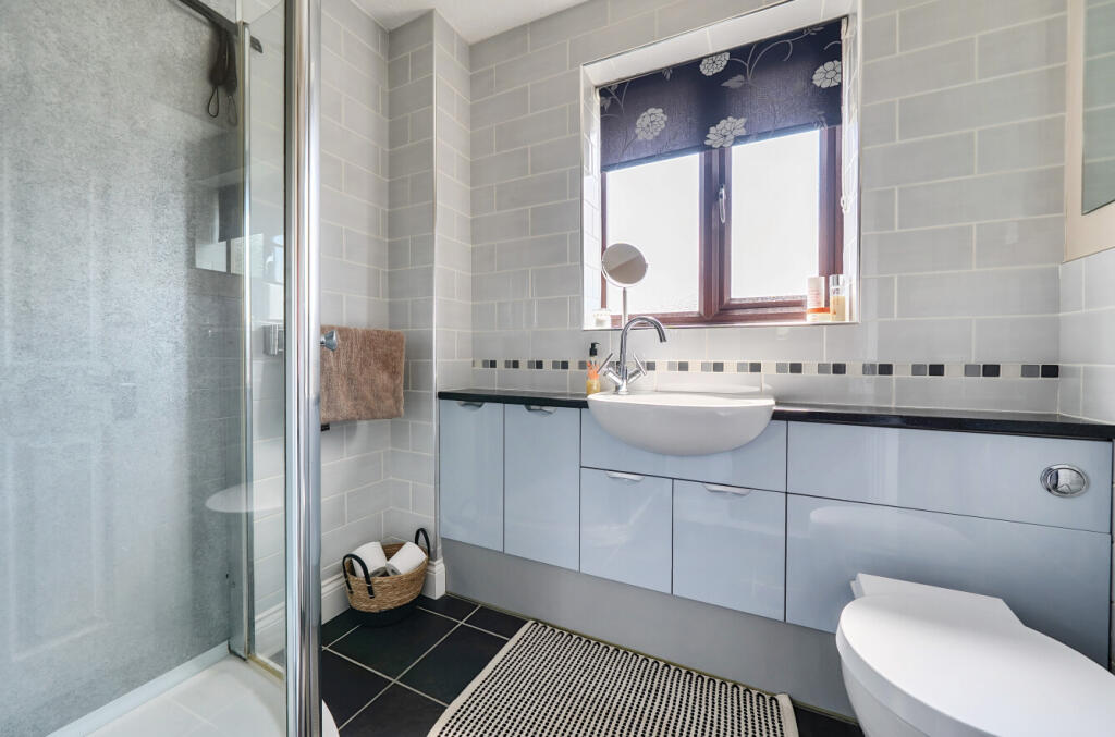 1331206-6-688a0d0...