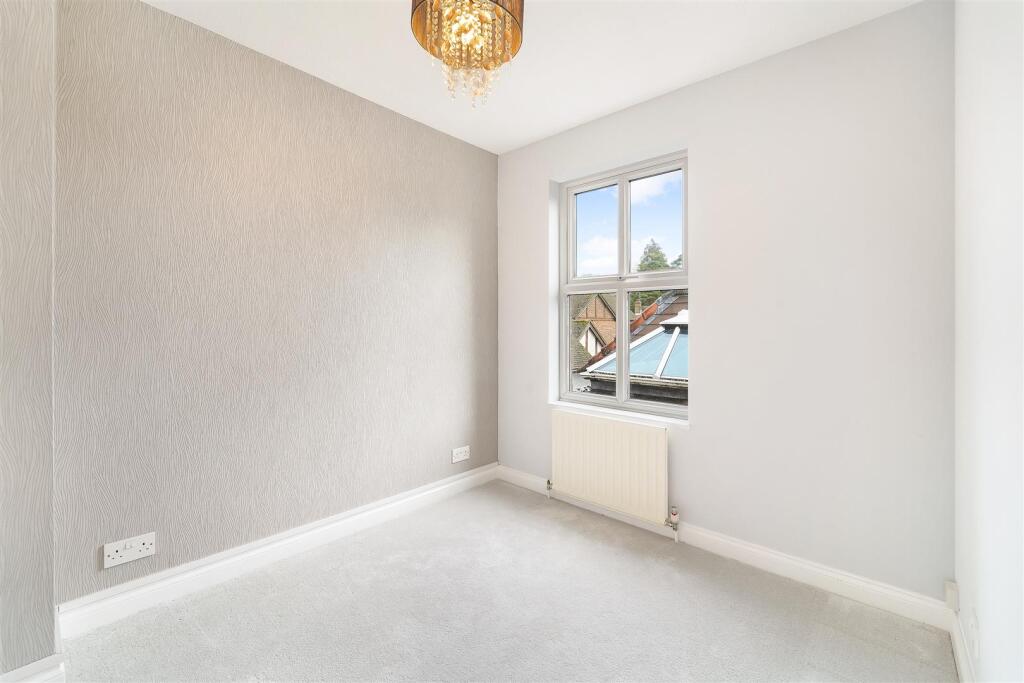 GREAT ELSHAMS, 40 (1).jpg