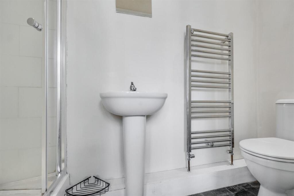 En Suite 1.jpeg
