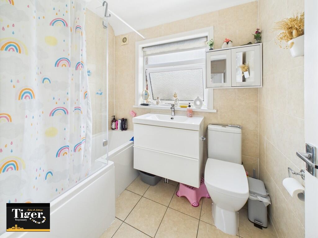 CAM02176G0-PR0667...