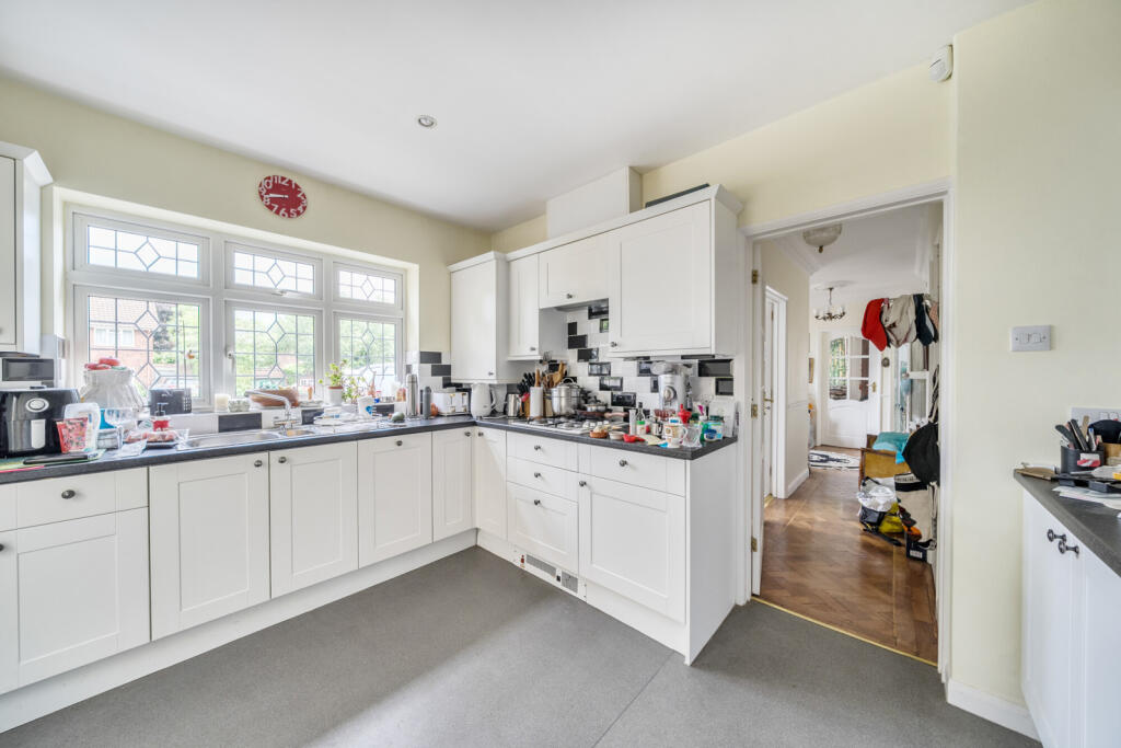 1301569-10-684811...