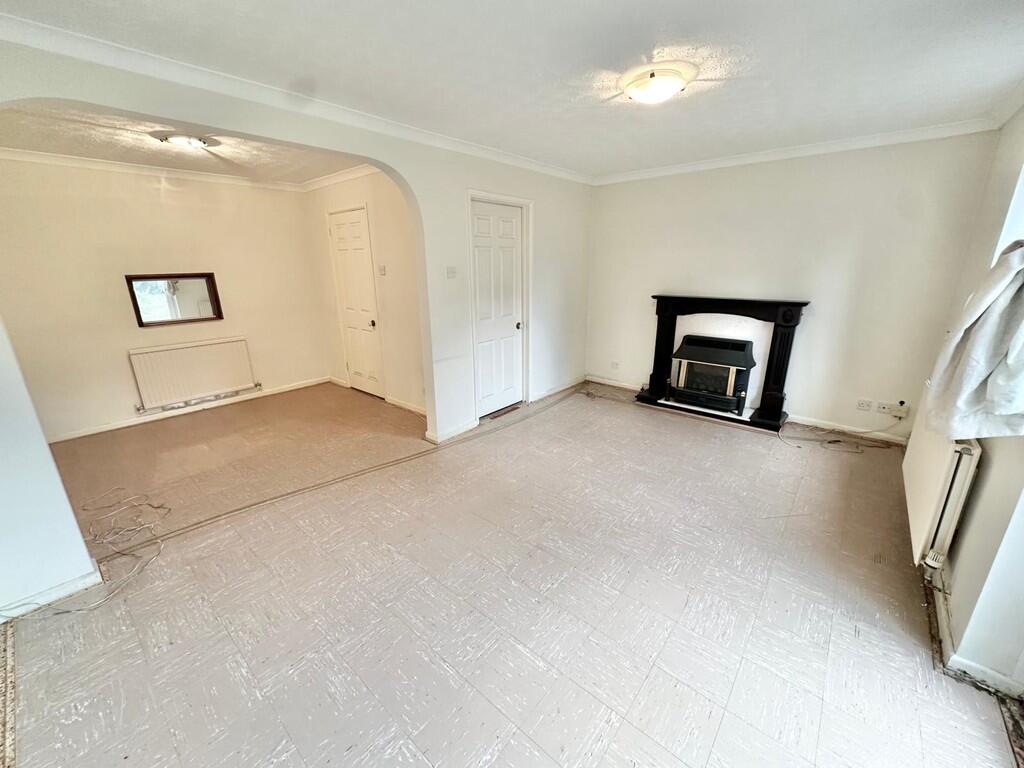 IMG-20251014-WA00...