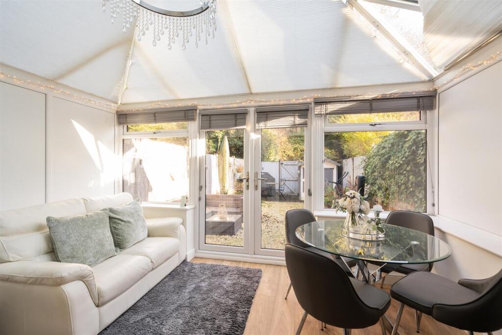 31 Ashbrook Crescent_8.jpg