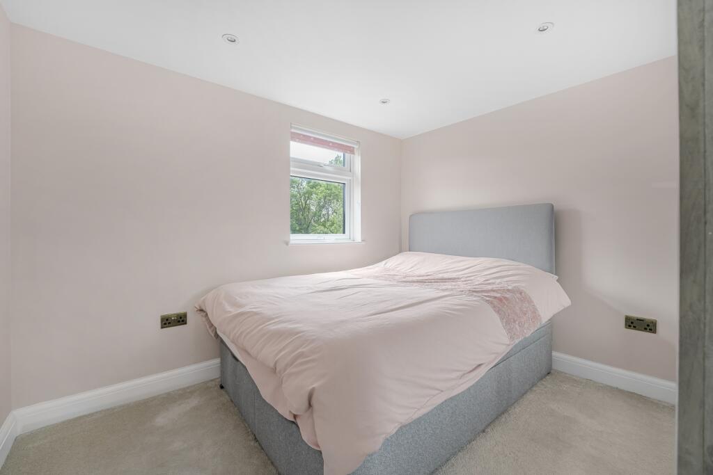 Nicoleta Aliman EweMove Bexleyheath Viewfield Road