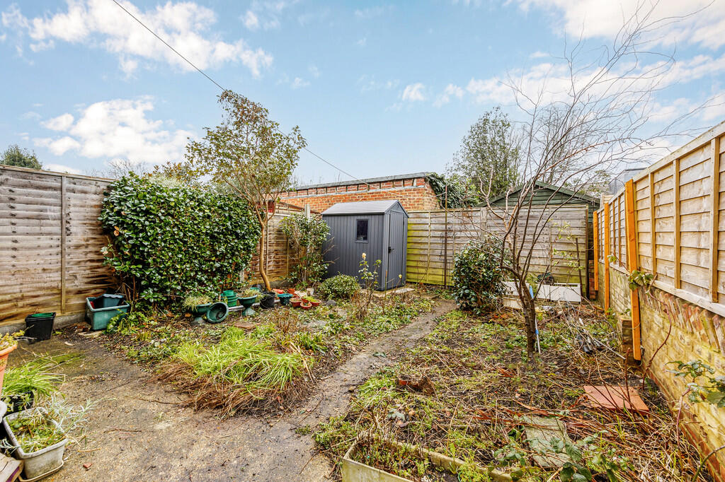 Church Gardens- (...