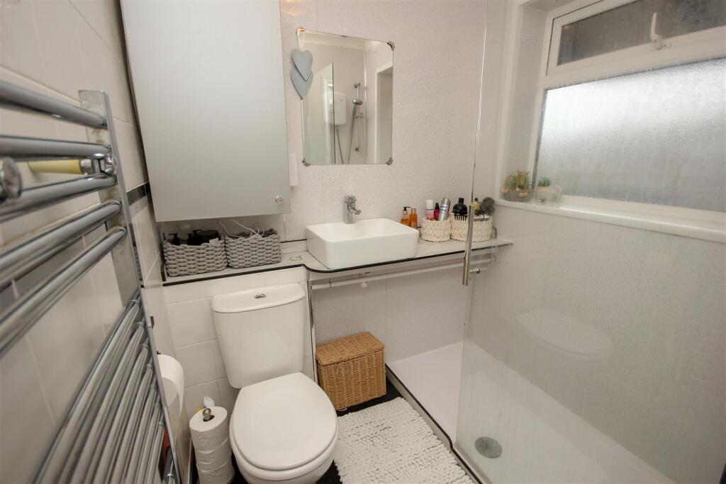 Shower Room.jpg
