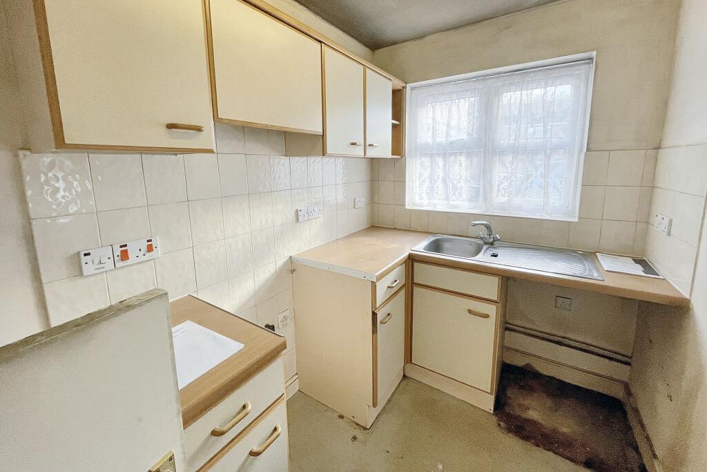 28 Springfield Place, New Malden KT3 3LJ