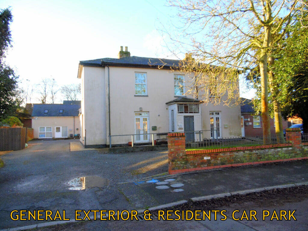 EXTERIOR &amp; PARKING