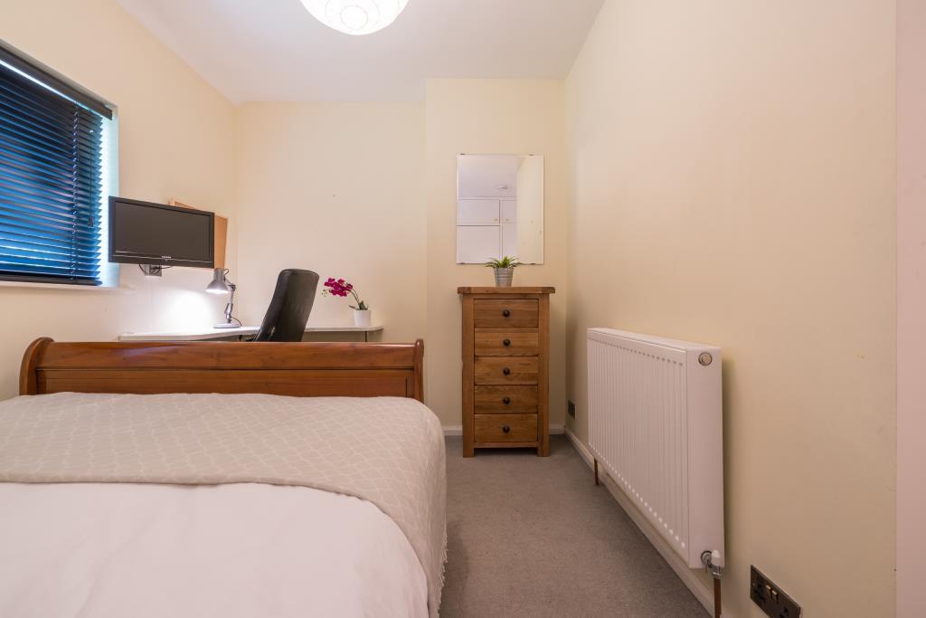 17 St Michaels Road - bedroom
