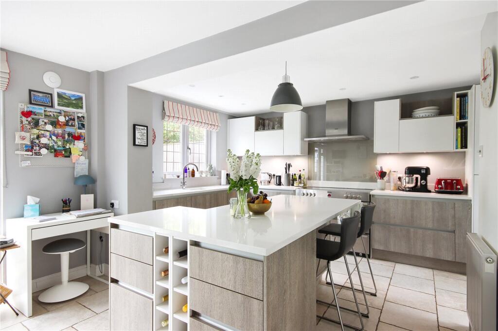 Kitchen/Breakfast Rm