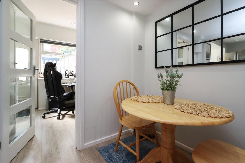 Breakfast Area Pic 2