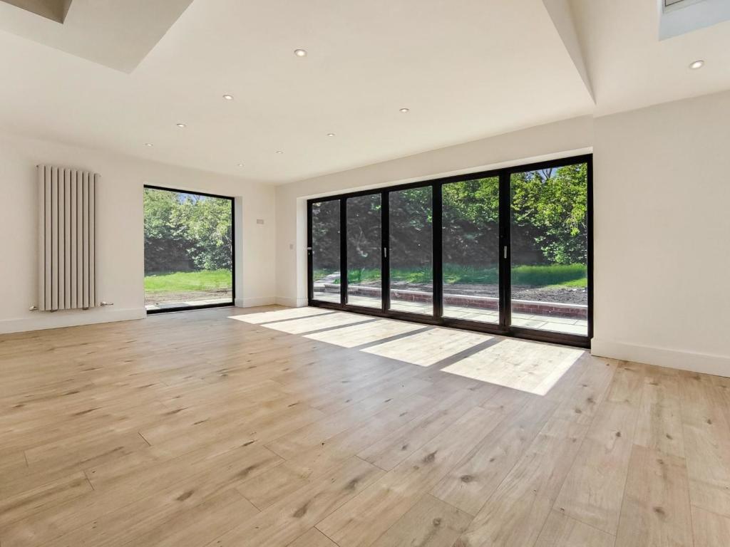 Open Plan Living Dining Kitchen 4
