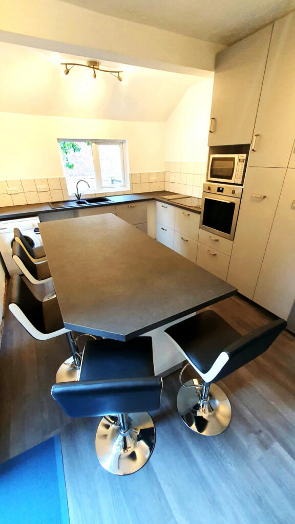 5 Bedroom semi-detached house - HMO