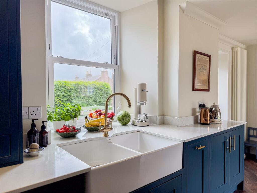 Kitchen/Dine/Family Area