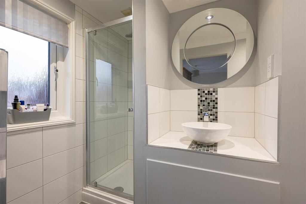 EN SUITE