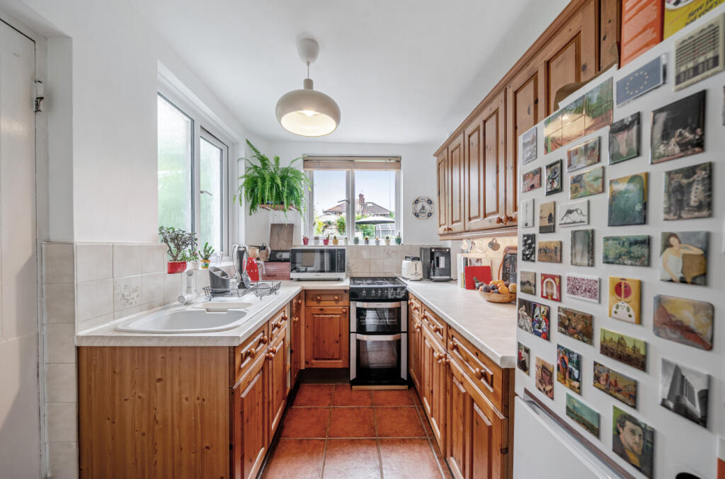 1356468-6-68cbe92...