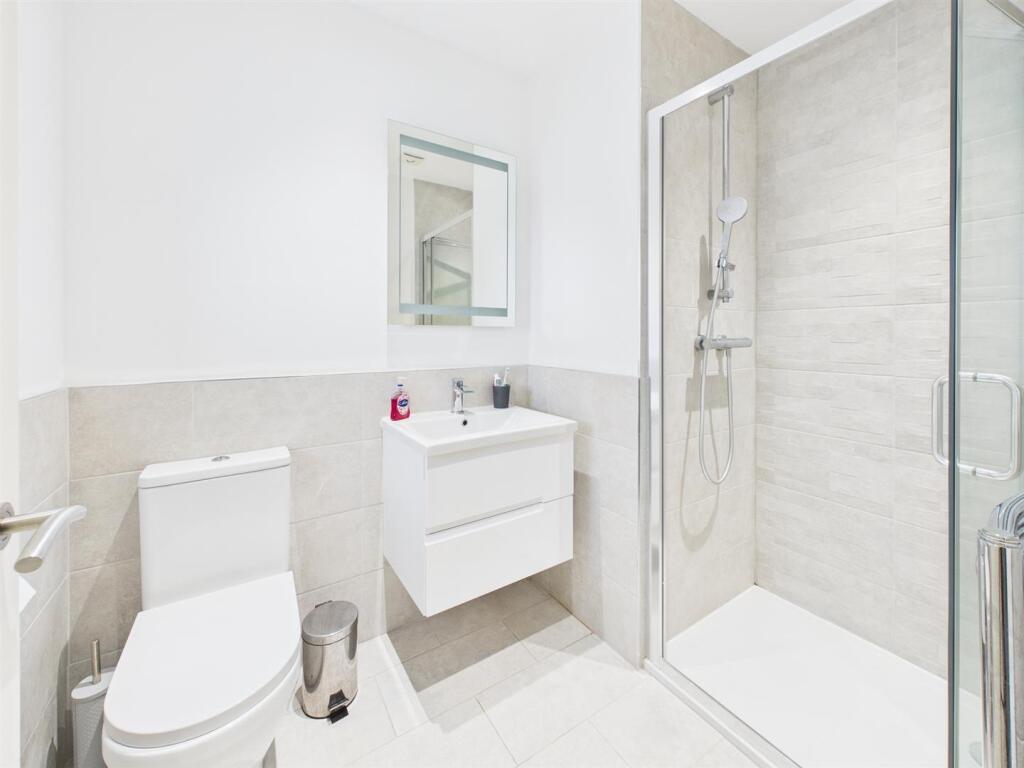 Superbly Appointed En-Suite Shower Room