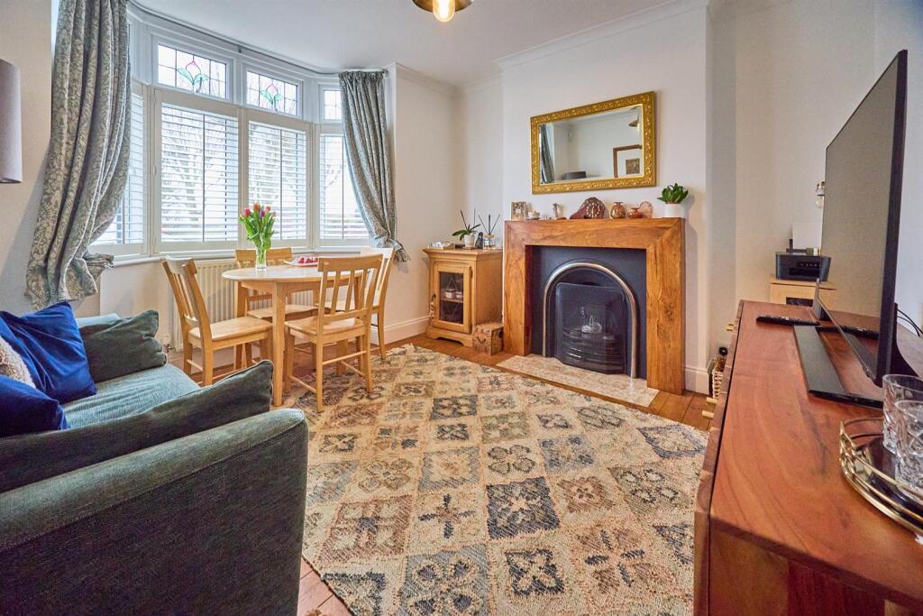 Front Lounge/Dining Room